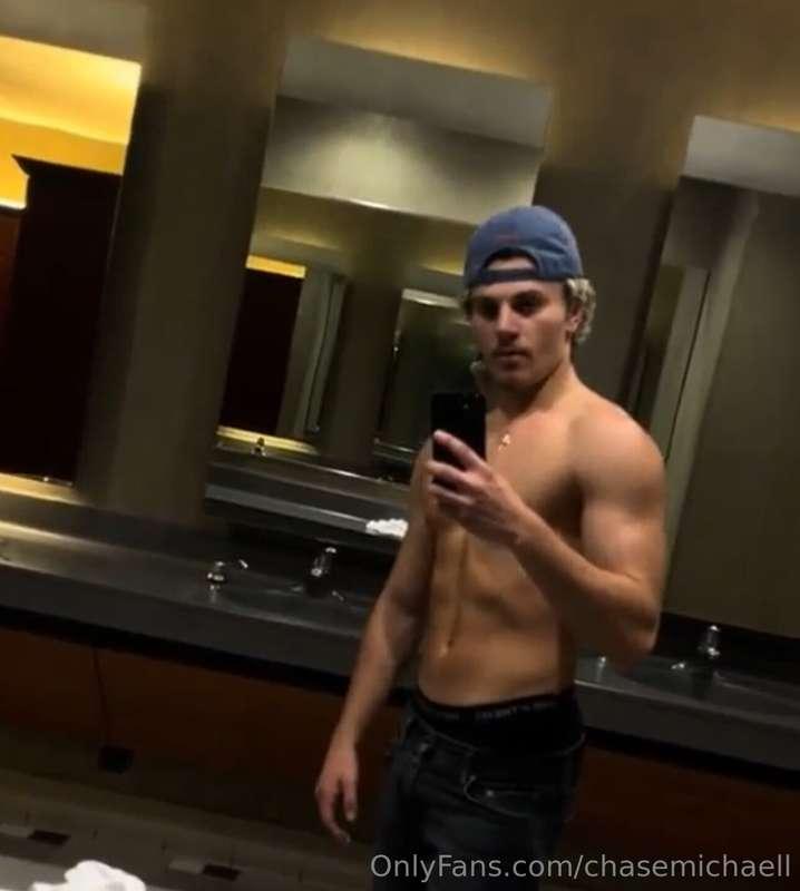 Go sub to my VIP just made a sex tape with BBC😝
@chasemmicha..