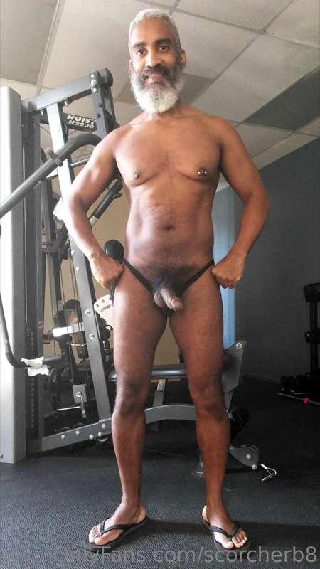 Throwback Thursday!  #beard #musculardaddy #gay #feet #gaycr..
