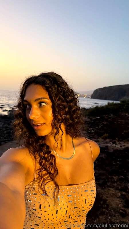 Sunset girl energy 🌸