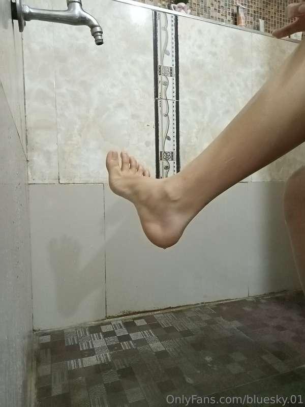 Would you like to see how he washed my feet? 🫣🦶🦵💦