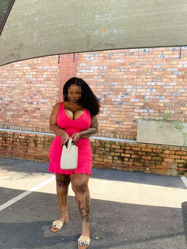 Nothing says spring like short dresses and no panties 💦😈🌸🌺