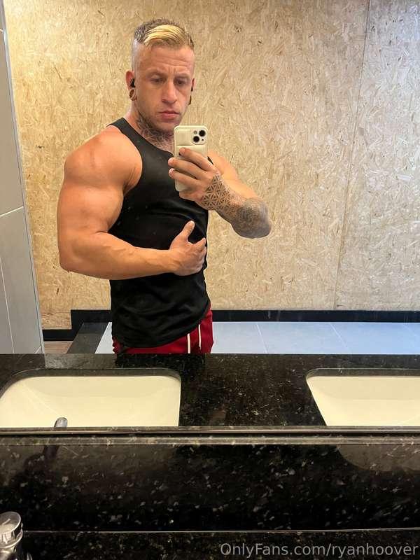 Hi everyone, morning guys! 🤗