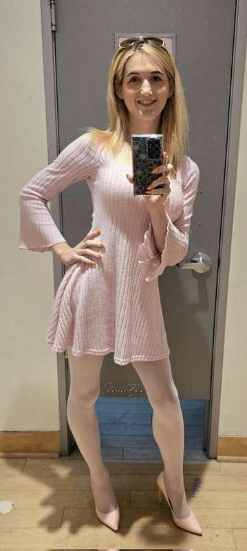 Where do you prefer seeing this dress on - my body or the fl..