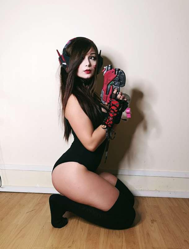 I did a d.va halloween/vampire shoot today. Here's the first..