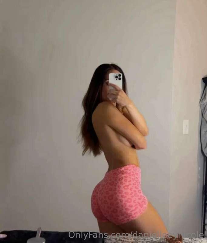 danielleeynicole image #0