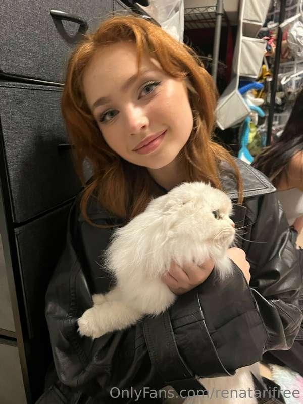 Which is cuter? :3