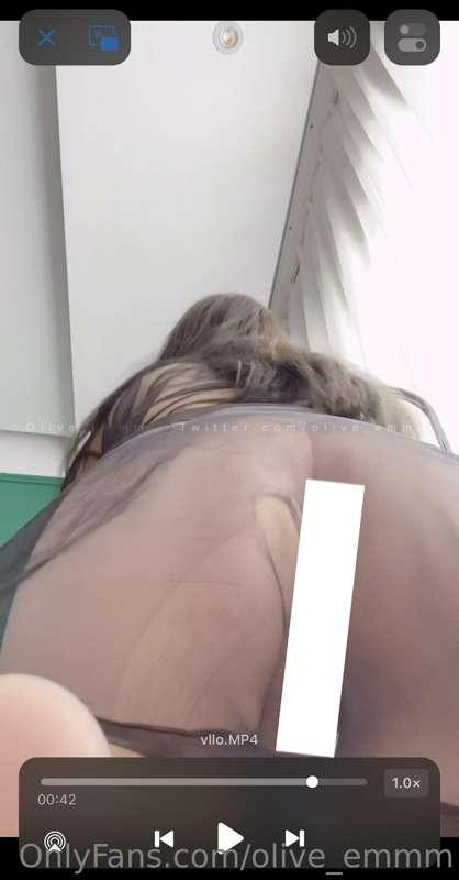 How do you choose between footjob and sitting face?
Do you w..