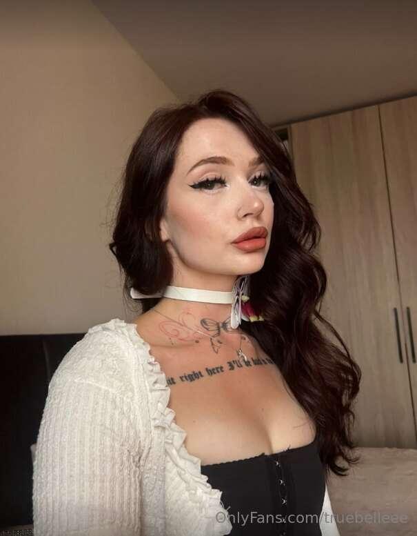 This sweet beauty @elizabeth_mylove 😇Write to her right now ..