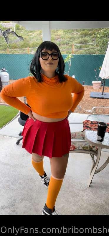 Jinkies check inboxes later for some Velma fun 🖤