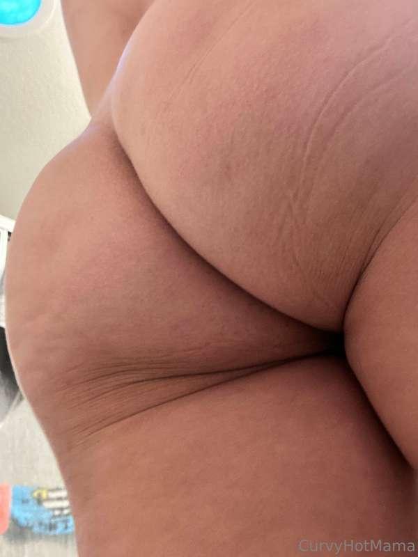 Tushy Tuesday hope you have a great day 😘
