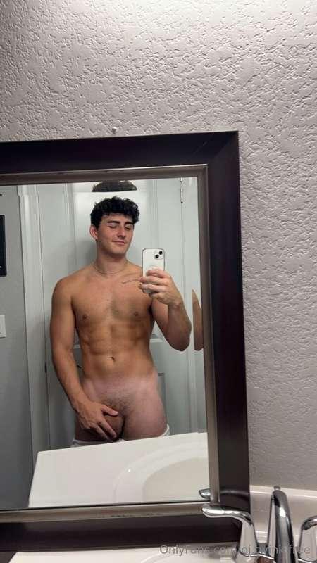 omg just look at him... this is my friend mason and hes a 20..