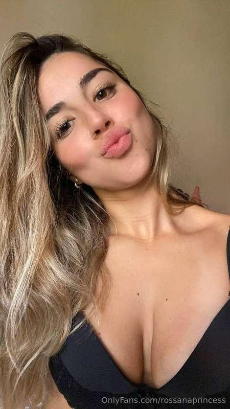 🦋My name is Lucia🦋 I'm looking for a daddy who wants me to f..
