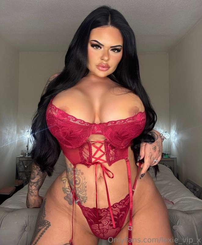 Rate my curves 😈