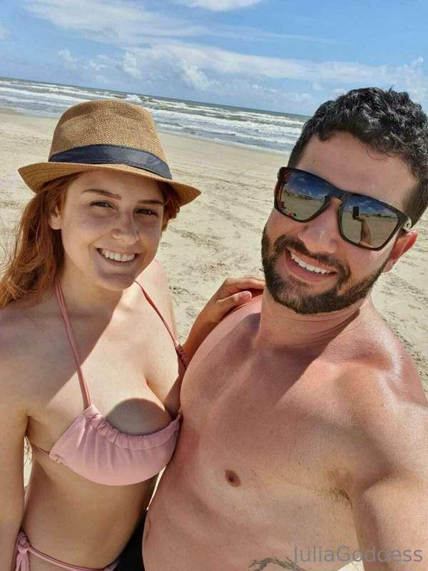 I love Beach and you? 🏖️🌊🌴