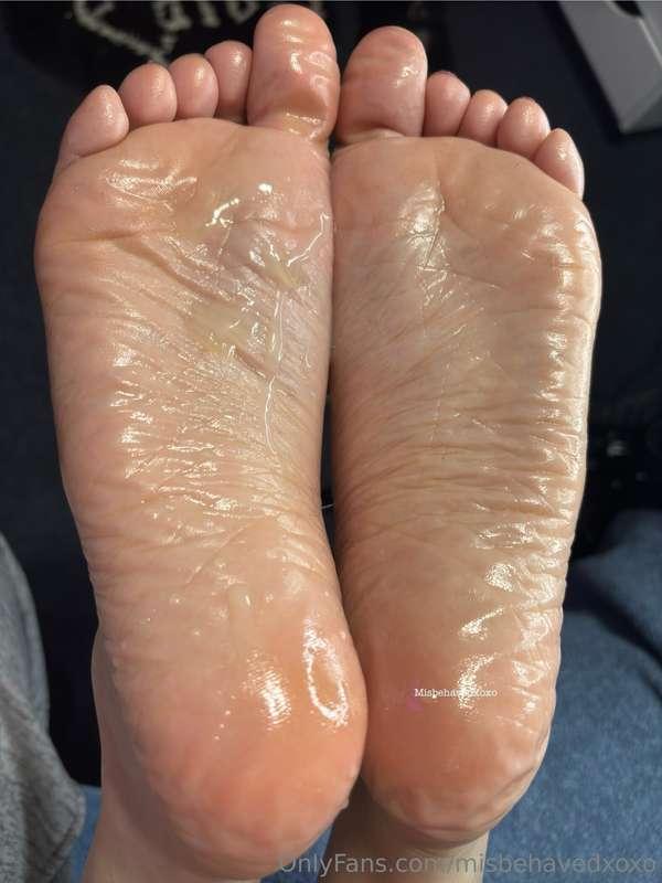 Mmm yes, these feet are yours. Pump that cock and cum all ov..