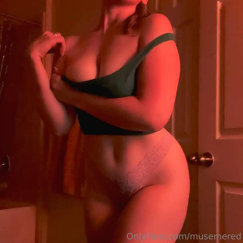 Teasing you before my shower, wanna join me? 😏