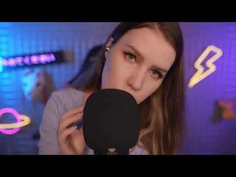 ASMR BlueYeti + Plastic wrap + 👅 = EarGasm 🤤