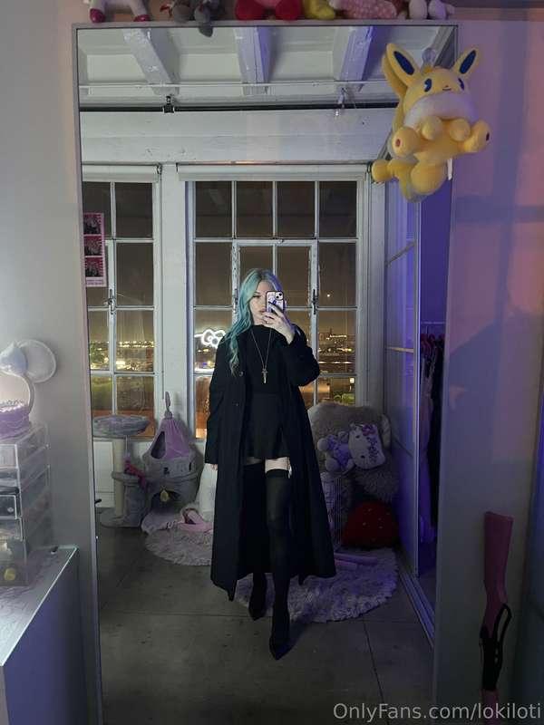 swipe 2 undress me 🖤🪽