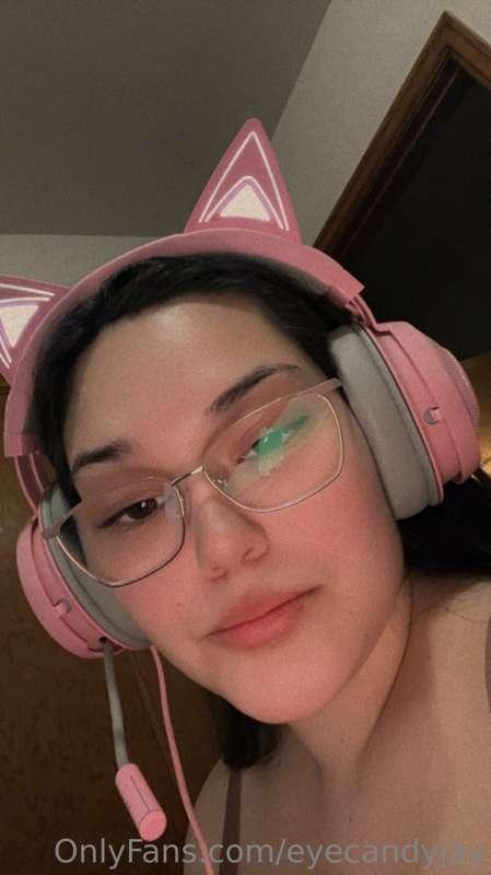 Where are my gamers at 🎮👀
Comment below what games you play❤..