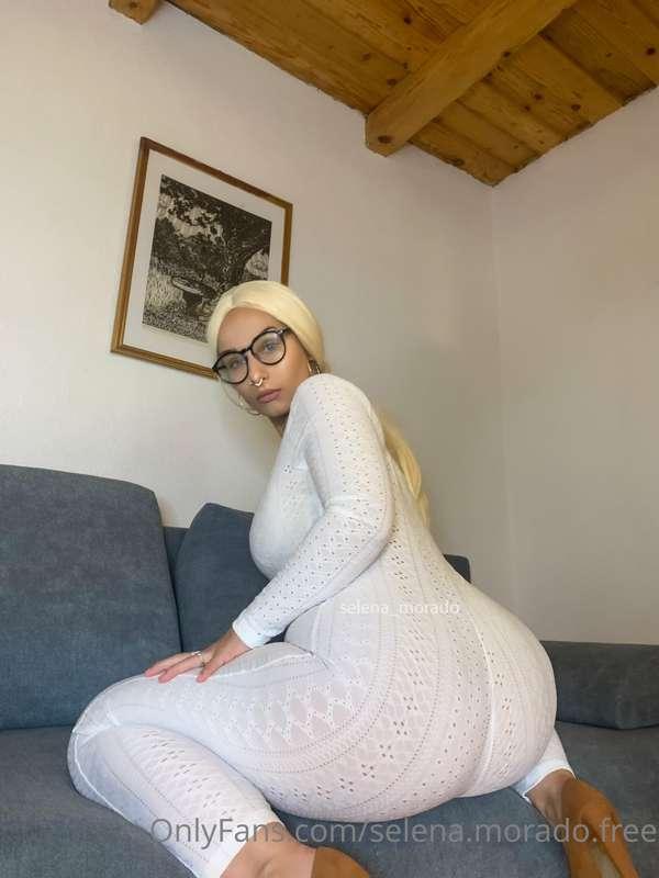 Let me introduce you, my huge phat peach 🍑❤️