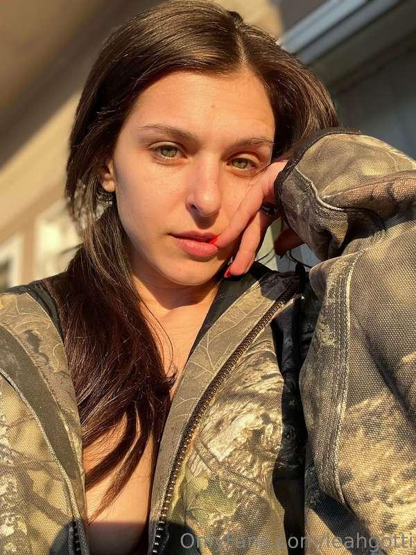 Kinda nippy outside but the sunshine is keeping me happy