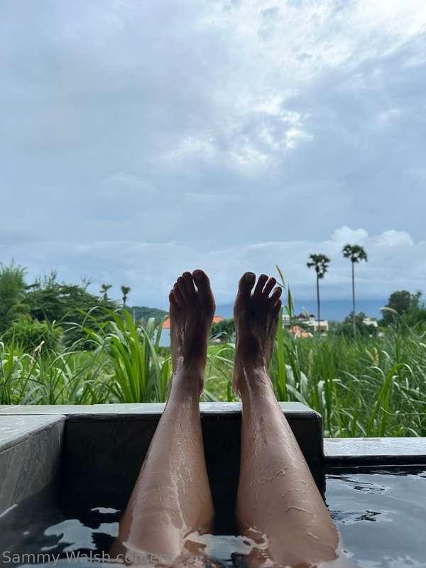 Lounging around the 🔥 sauna and ❄️ice bath today.. want to s..