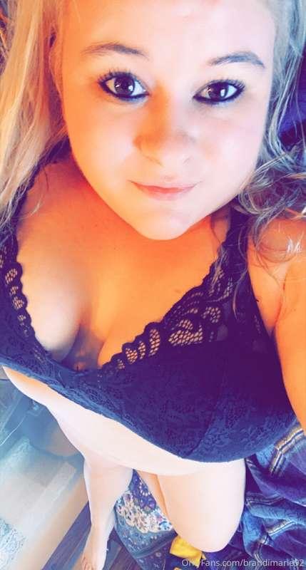 Good morning beautiful people!😘😘😘 10 more to go until I reac..