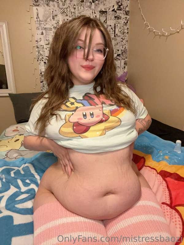 Don’t you just wanna squeeze my tummy? 🤭