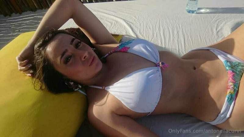 antonellacurvi image #2