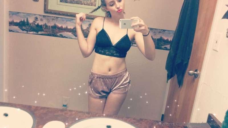 Just some old pics I found on an old Snapchat account🫣