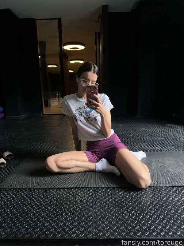 Morning stretching

#fyp #cute #cutie #adorable #yoga #stretching #legs #socks #teen #barelylegal