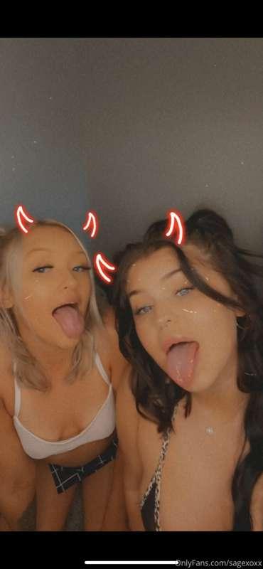 do you wanna fuck us raw? 💕