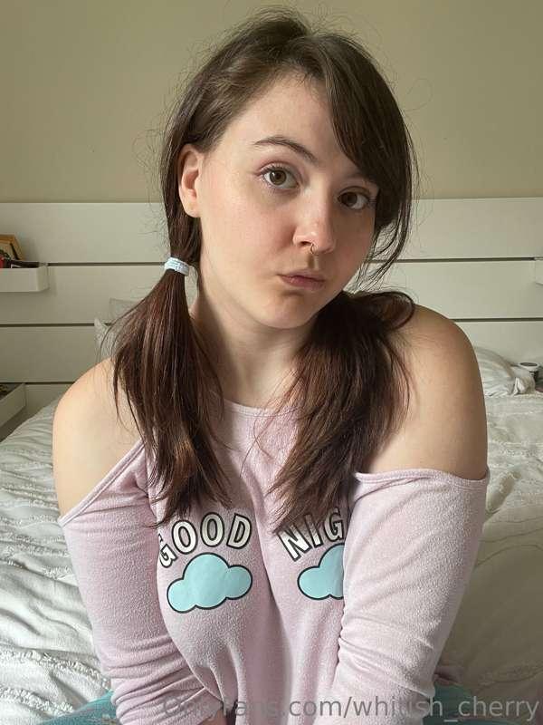 New photoshoot!! Decided to go back to my cutesy innocent ro..