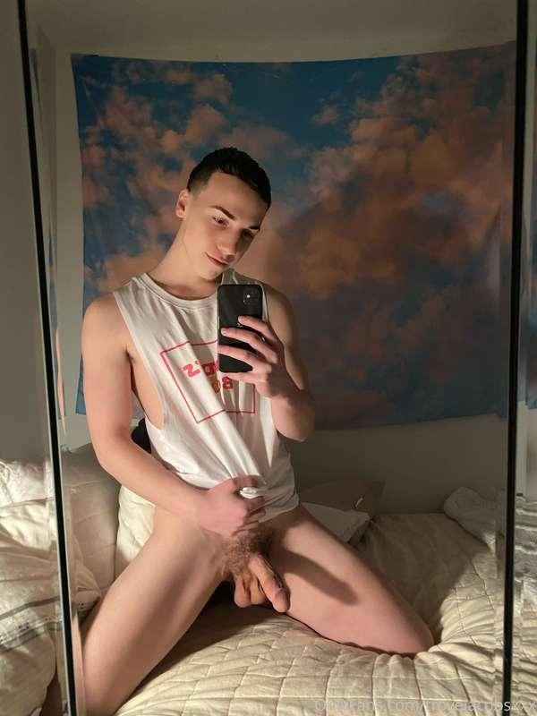Watch my soft cock get hard ➡️