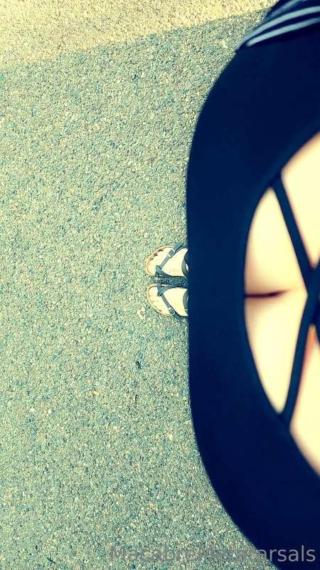 Tits and toes! It's Friday-eve!