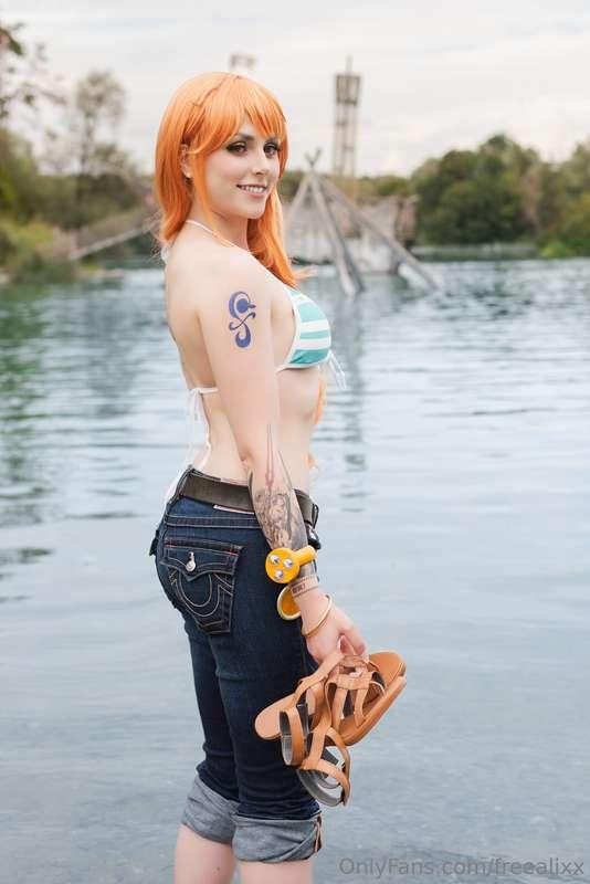 Nami!! 🍊 Do you wanna see more of her?? 
