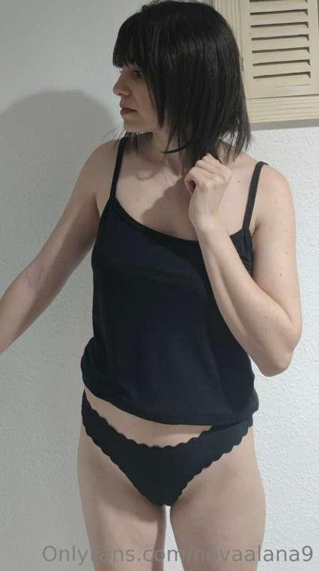 🖤A quién más le gusta la lencería negra?🖤
🖤Who else likes bl..