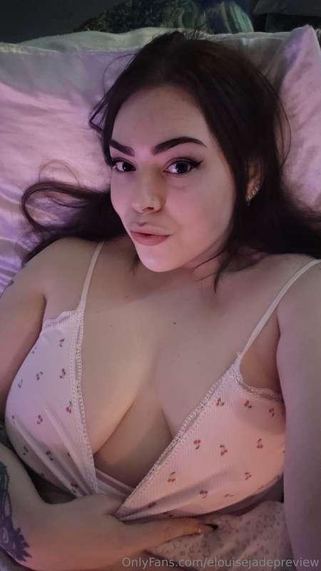Late night selfies for you 💗✨️