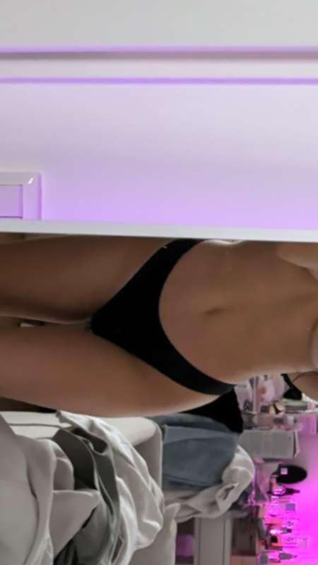 hello :)