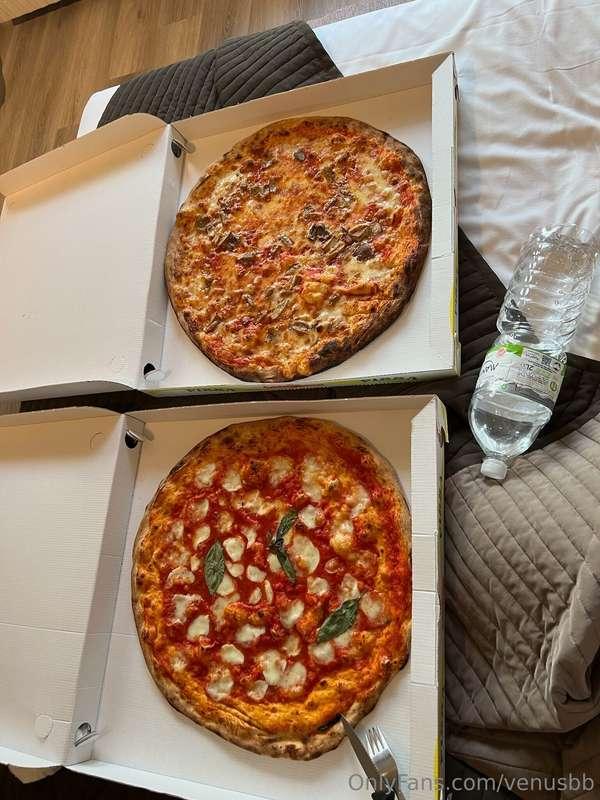 Looks so yummy🤤🍕