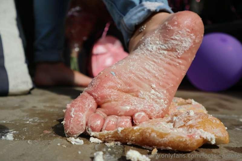 footsiegalore image #13