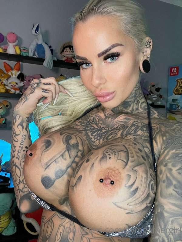 💦Made a new blowjob video today 🥰 just so sloppy and hot .. ..