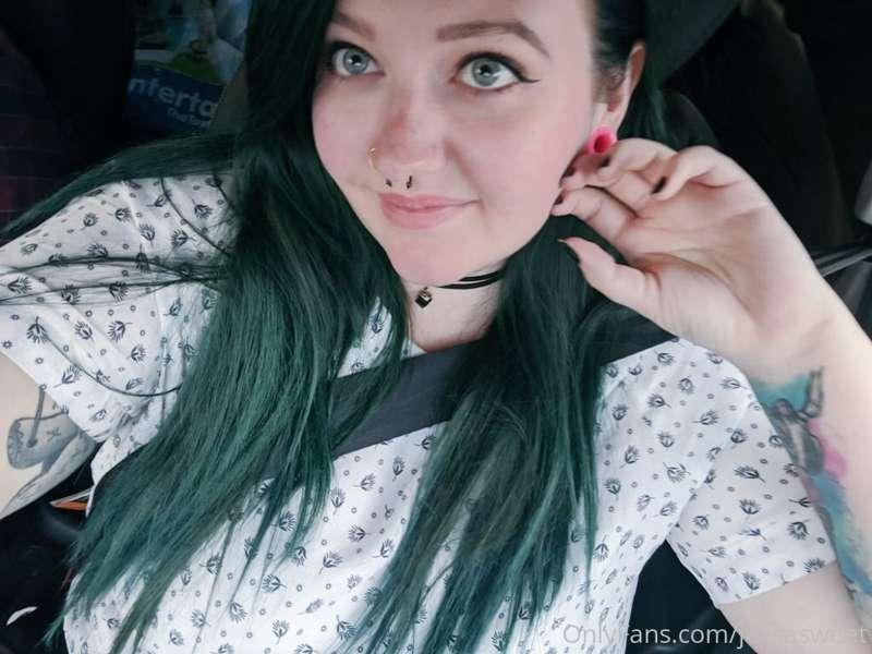 I turned THIRTY FUCKING ONE today!! 💚