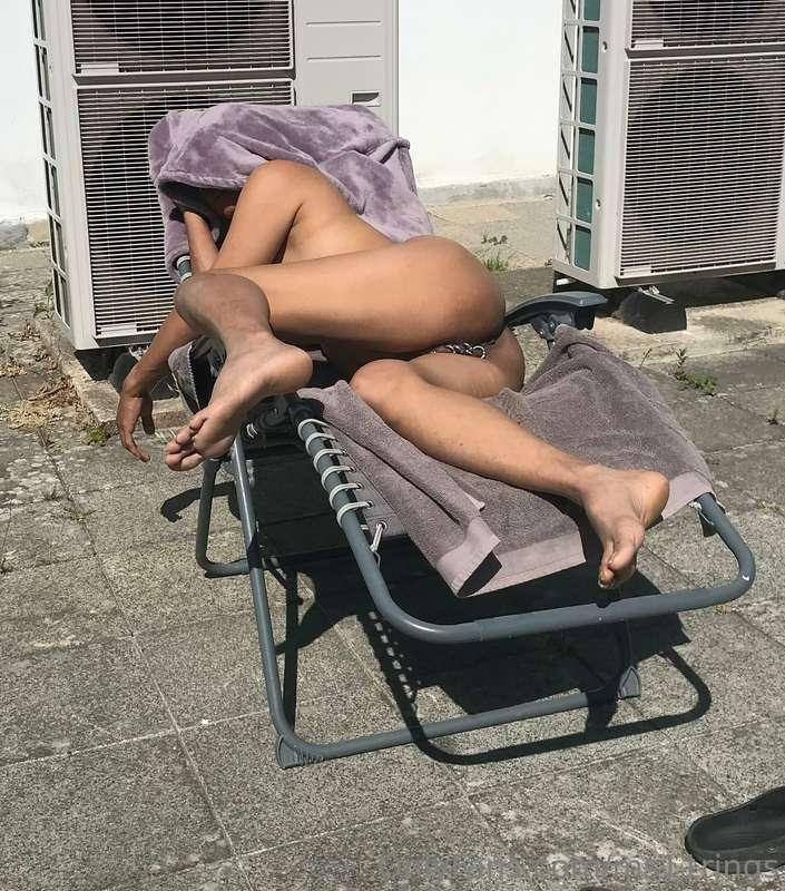 I need to get tanned!