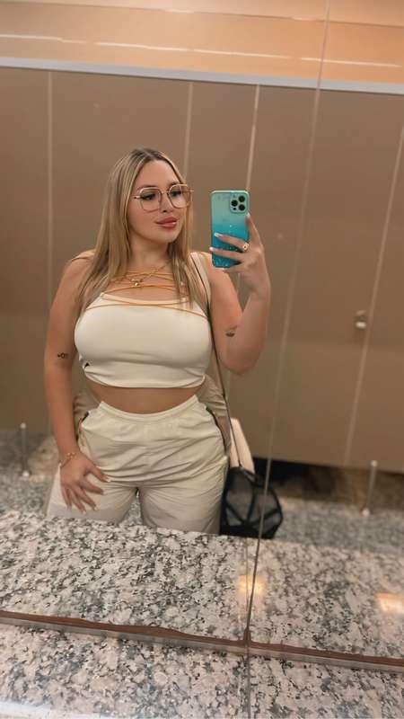 What would you do if you found me in the airport bathroom? 🤭..