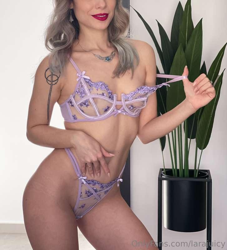 Unwrap me like a gift 🎁💜