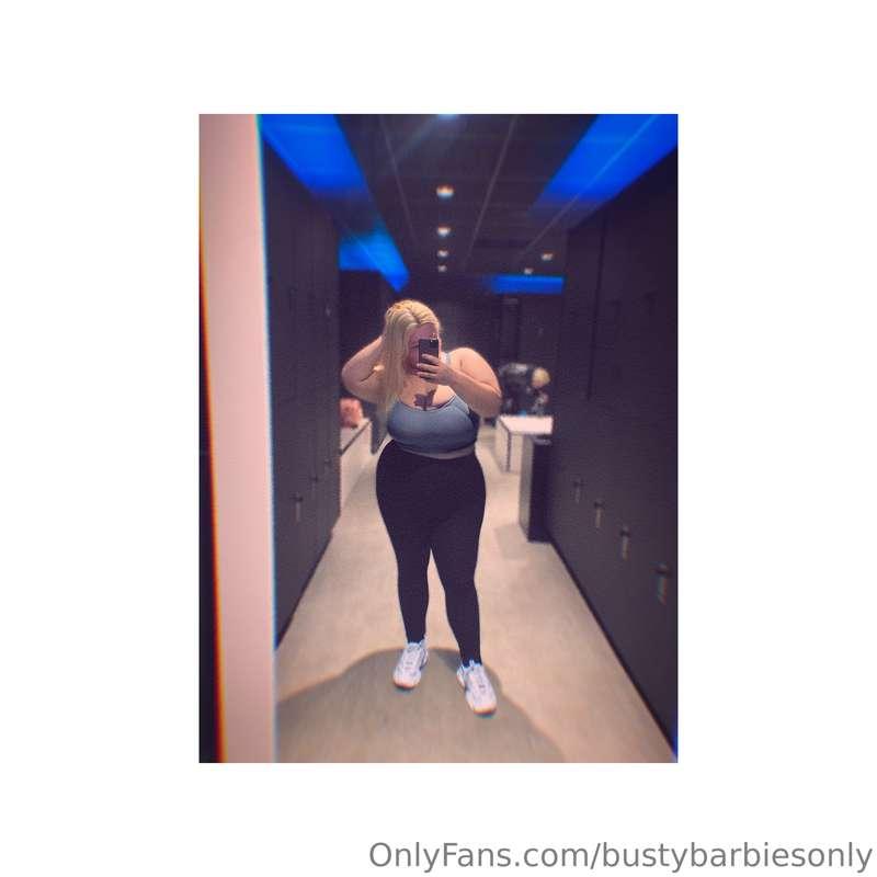 Nothing like a relaxing swim to end the day 🧘🏼‍♀️