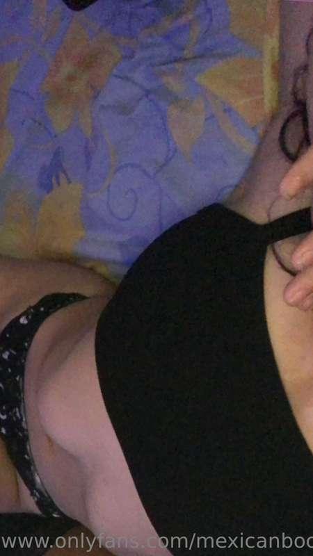 Quieres ver como me desnudo papi?🥵😈💦 Mándame un TIP y te env..