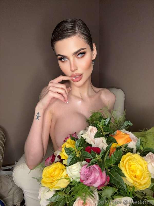 It’s international women’s day! 💐 Send me a gift (tip) and w..