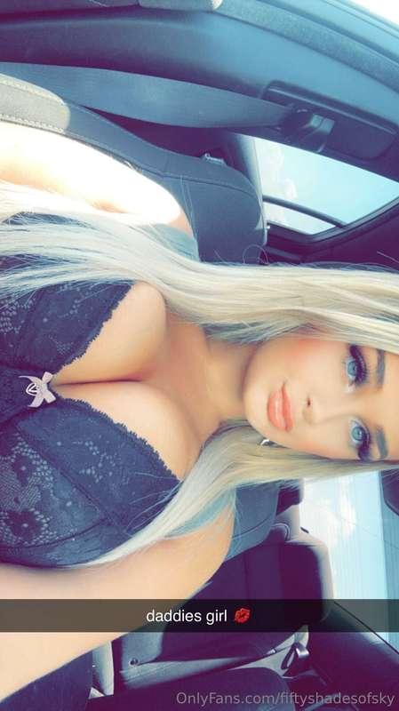 Who wants to see some boobies?😻 Sent me a DM, I have a surpr..